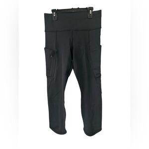 Athleta Women’s size small Capri length black leggings with pockets